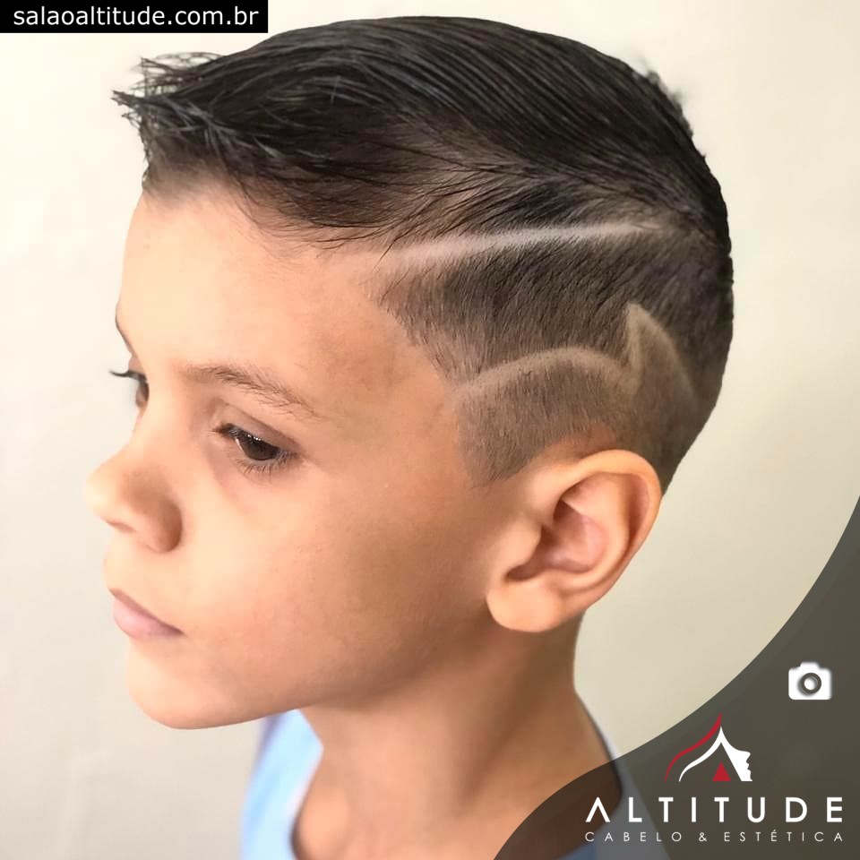 Corte de cabelo infantil masculino com desenho • Salão Altitude